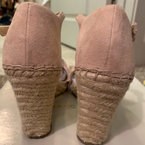 Marc Fisher Ruffle Wedges - Picture 5 of 8